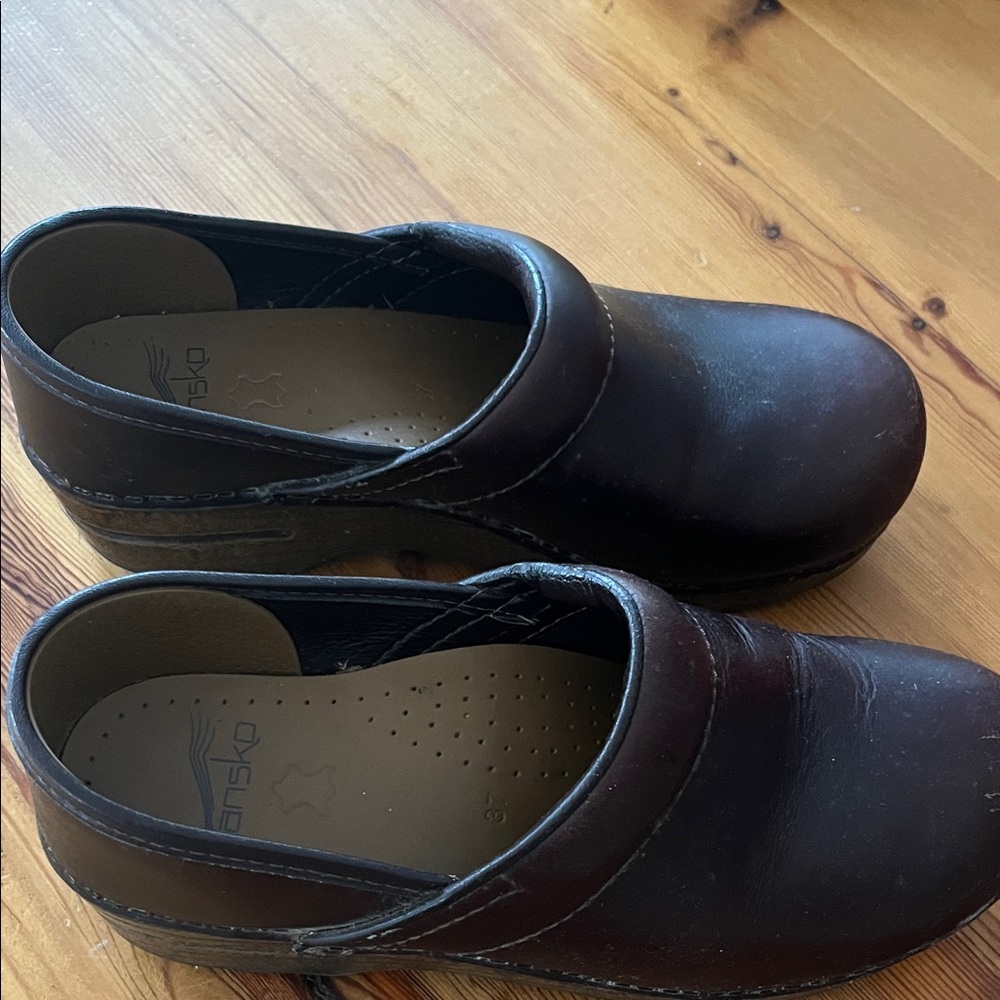 Dansko Professional Leather Clog, size 37